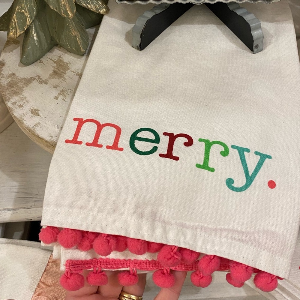 Festive 'Merry' Holiday Towel with Red and Green Accents